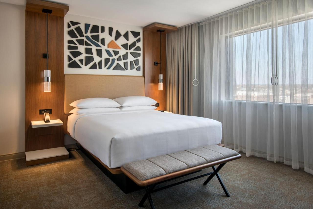 Marriott Springfield Downtown Hotel Exterior photo